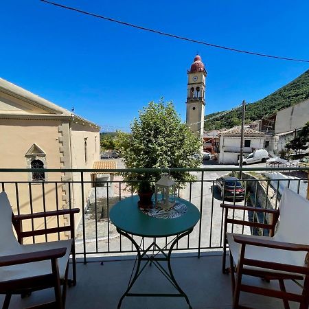 Ilianas Place Ágios Matthaíos Dış mekan fotoğraf