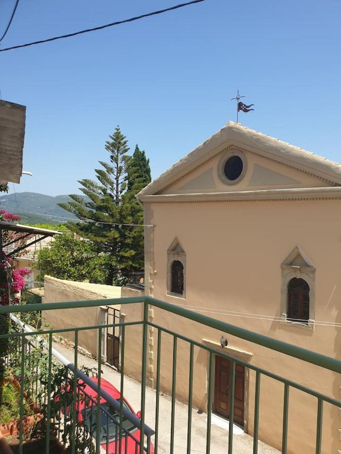 Ilianas Place Ágios Matthaíos Dış mekan fotoğraf