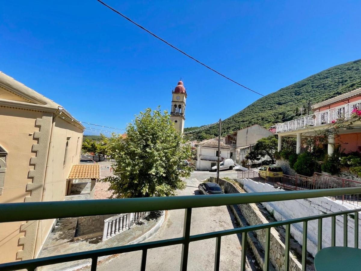 Ilianas Place Ágios Matthaíos Dış mekan fotoğraf