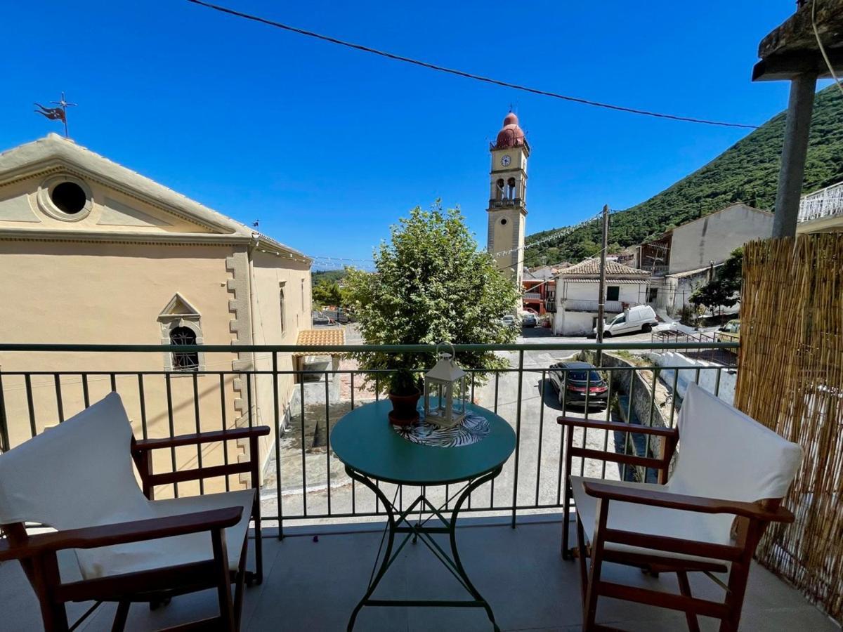 Ilianas Place Ágios Matthaíos Dış mekan fotoğraf